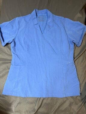 Figs Women’s Light Blue Short Sleeve Medical Scrub Top